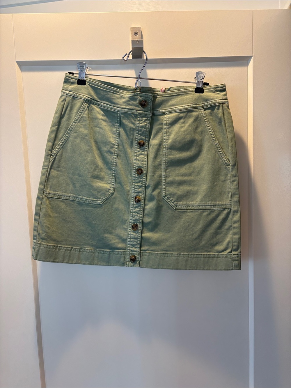 Vineyard vines skirt, size 6